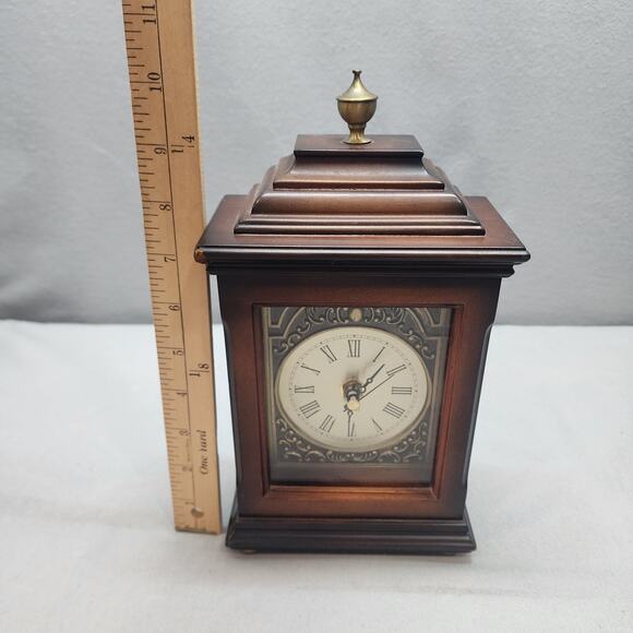 VTG 2001 The Bombay Company Mantle Shelf Clock Quartz Dark‎ Cherry Wood - Picture 7 of 8